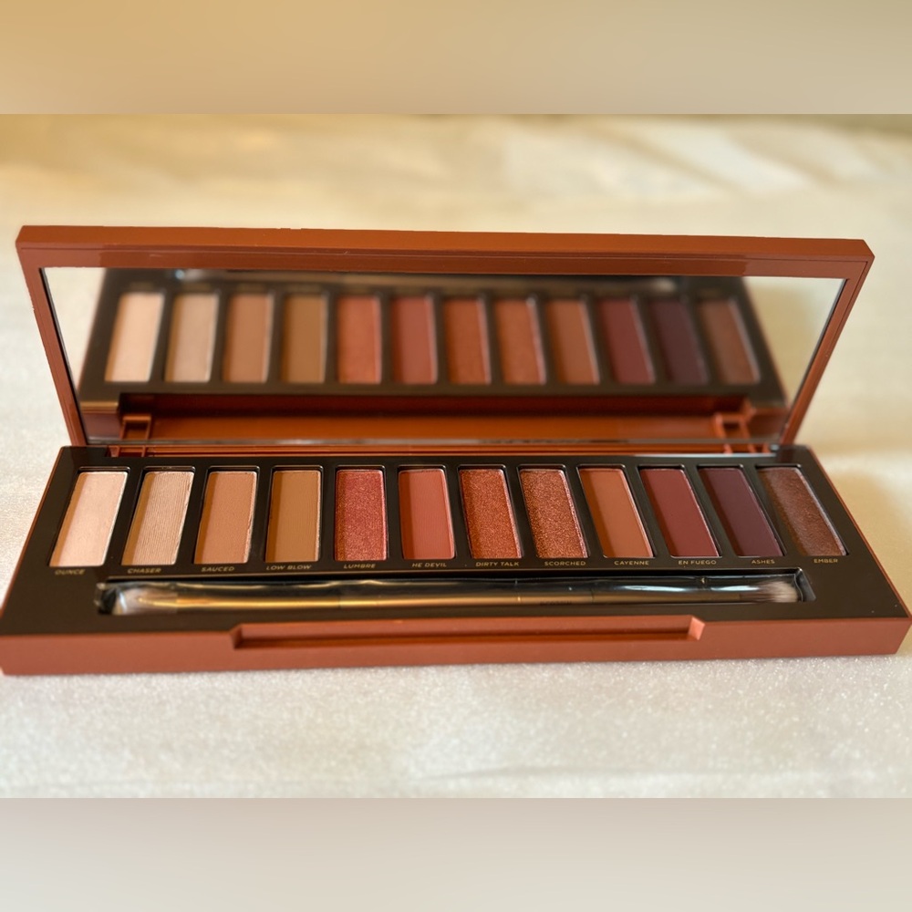 ✨Urban Decay Naked ✨Heat✨Fiery Eyeshadow Palette✨Brand New❗️Last One ❗️